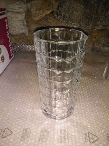 Vecchio vaso portafiori - , in