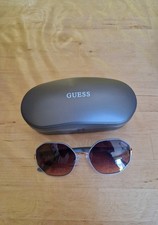 Occhiali da sole Guess lenti sul rosa quasi mai indossati come nuovi. 