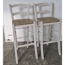 Coppia di sgabelli  in legno bianco h 73 con seduta in paglia (offerta)