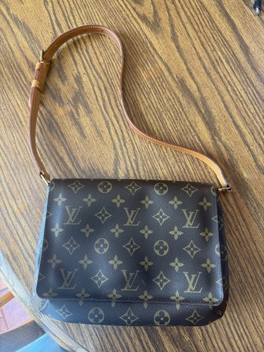 Louis vuitton monogram - louis,