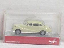 BMW 502 in scatola crema Herpa