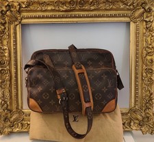 VINTAGE LOUIS VUITTON NILE