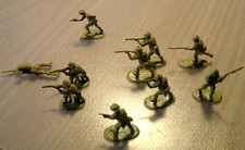 10 SOLDATINI in plastica 2 cm