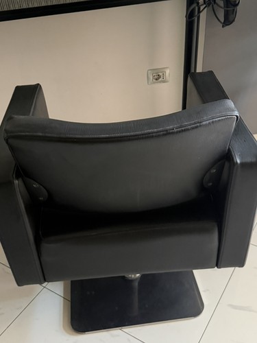 Poltrona cubo pelle - in,