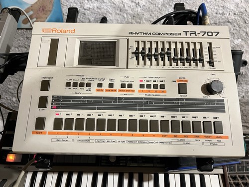Roland 707 con modifica hka - modifica,