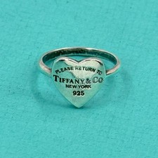 Anello a cuore pieno in