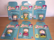 Mattel Poochie Set di 6 TIMBRINI con personaggi 5 cm in Card, 1982 DANNEGGIATI c