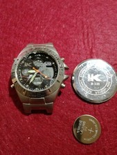 Orologio UK B-330 quarz per ricambi non funzionante