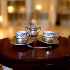 Set per 2 (tazzine, zuccheriera, cucchiaino in peltro vintage)