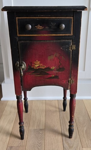 Mobiletto antico humidor