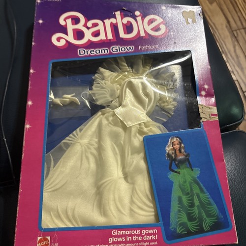 Barbie dream glow fashions - barbie,