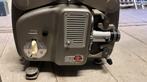 Vecchio proiettore mm - 8,