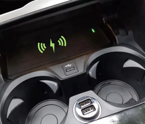 Caricabatteria telefono auto