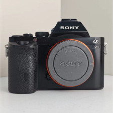 Corpo fotocamera digitale Sony Alpha a7 24,3 megapixel mirrorless full frame SD inglese