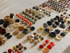 lotto bottoni ( circa 300 ) vintage varie dimensioni