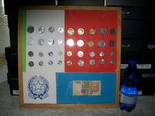 # 1 quadro di monete