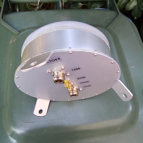 Four band prime focus feed - band,