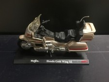 HONDA  GOLD WING SE / Maisto 1:18 Die Cast Model Moto   (m62)