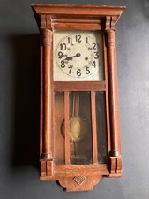 Antico orologio da parete