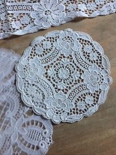 Runner E Due Centrini Rotondi Pizzo Macramè Avorio Di Puro Cotone Tre Pezzi