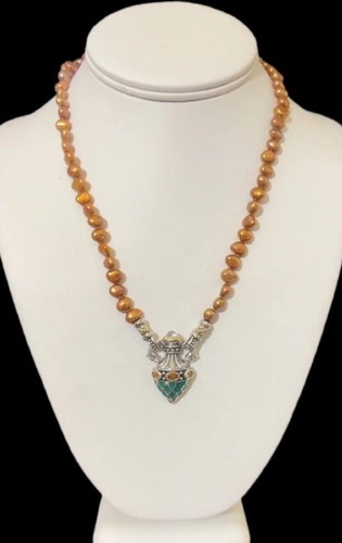 Collana con ciondolo - , bottiglia