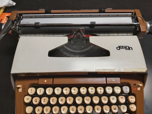 Macchina scrivere vintage - da,