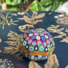 Antico fermacarte vintage in