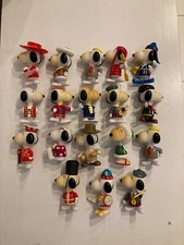 Lot de 18 figurines Snoopy Mc
