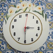 Orologio in legno decorato con calle dipinte a mano