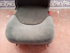 sedile posteriore sinistro