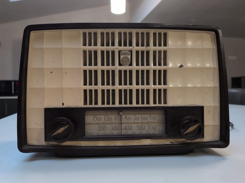 Rare vintage valve radio - vintage,
