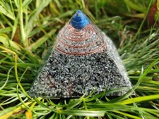 Energie benefiche ORGONITE piramide 6° CHAKRA LAPISLAZZULI E REIKI Spiritualità