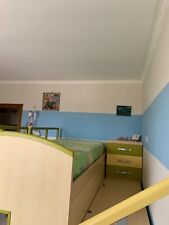 camera ragazzi/bambini Deriso in legno massiccio, molto ampia a ponte