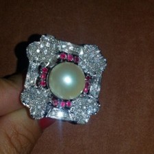 anello oro 18 kt vintage con perla australiana e pavè brillanti e rubini