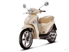 Coprisella specifico per scooter Piaggio Liberty 125 biposto realizzato in simil