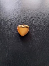 BELLISSIMO CIONDOLO A FORMA DI ❤ CUORE A PRIBILE SEMBRA ORO. LEGGI SOTTO.