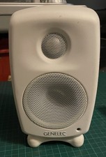 Genelec 8010A Monitor da Studio Attivo Compatto Biamplificato - Bianco (Singolo)