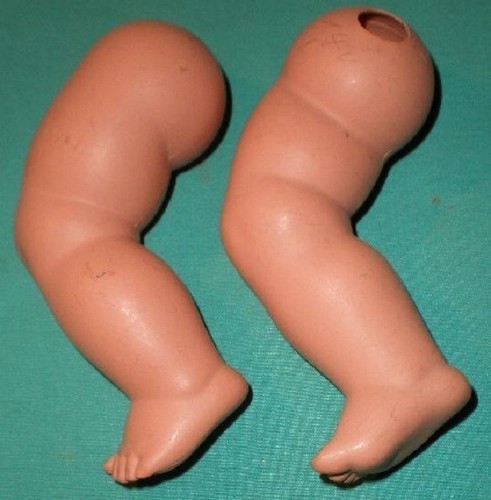 Antiche gambe per bambola - , in