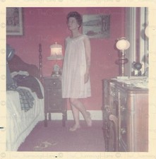 Foto d'epoca anni 60 donna in