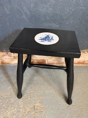 Sgabello legno nero - in,