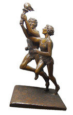 Scultura relè torcia olimpica
