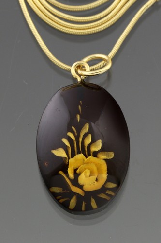 Ciondolo cammeo catena fiore - cammeo,