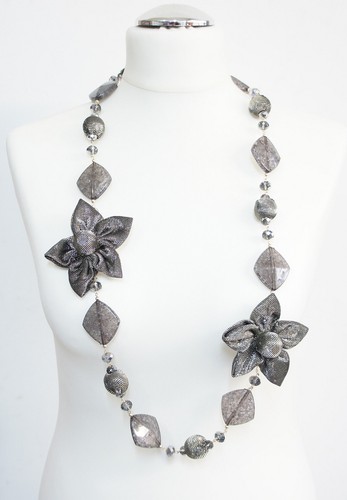 Elegante collana lunga vistosa - lunga,