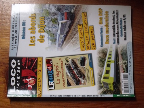 Loco revue n - $$6, abords