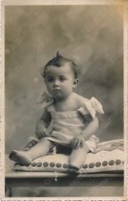 1935 Ritratto bambina seduta