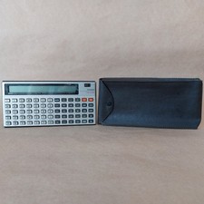 Calcolatrice programmabile Casio FX-702P con custodia per il trasporto, funzionante.