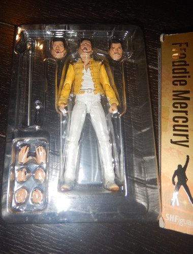 Bandai figuarts freddie - bandai, s.h.