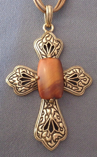 Collana con ciondolo croce