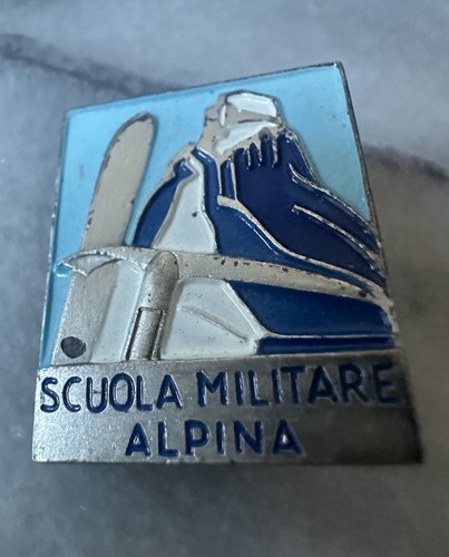Distintivo scuola militare - distintivo,