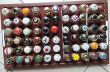 PANNELLO QUADRO CON 66 CAPSULE VINI SPUMANTI CHAMPAGNE COME DA FOTO